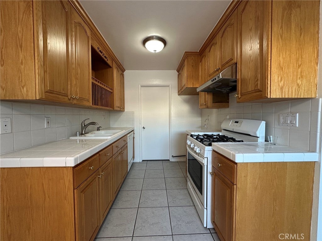 1436 Forest Glen Drive 35