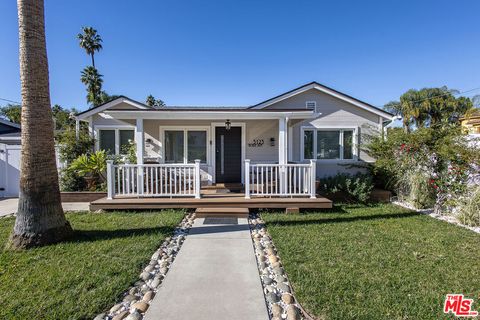 Photo of 5123 Noble Avenue, Sherman Oaks, CA 91403 (MLS # 25625361)