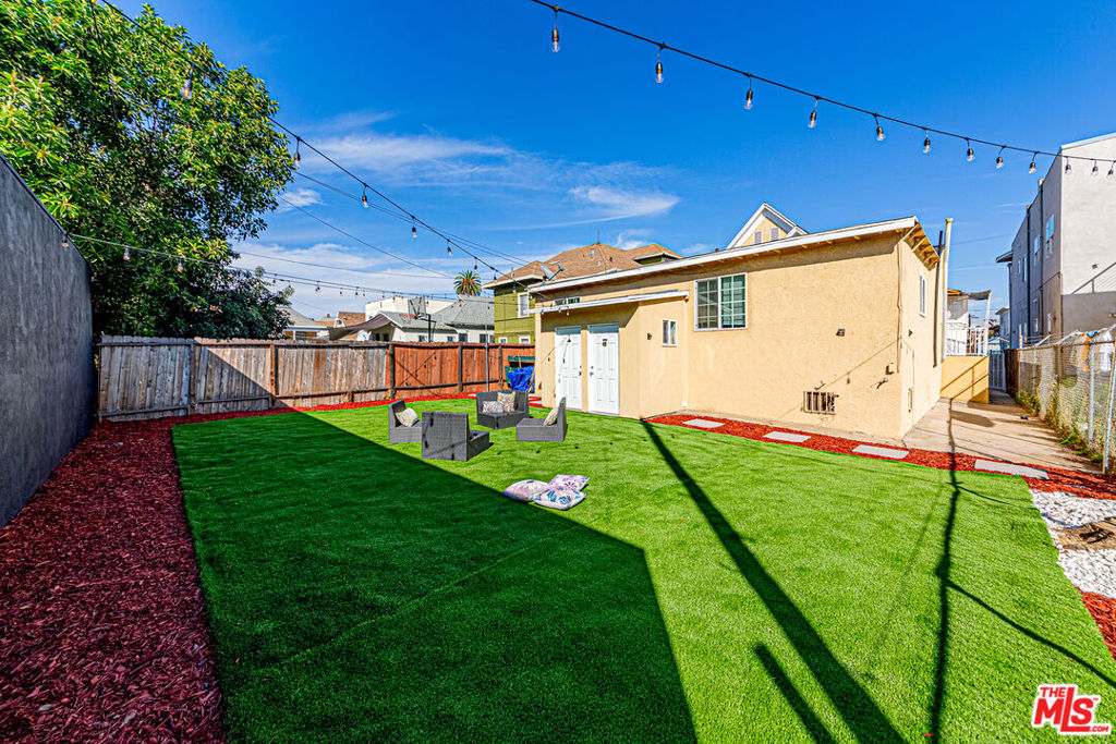1241 S Kenmore Avenue