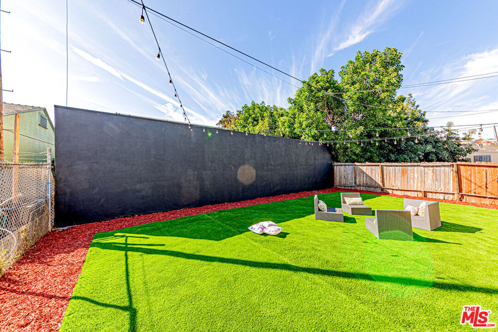 1241 S Kenmore Avenue