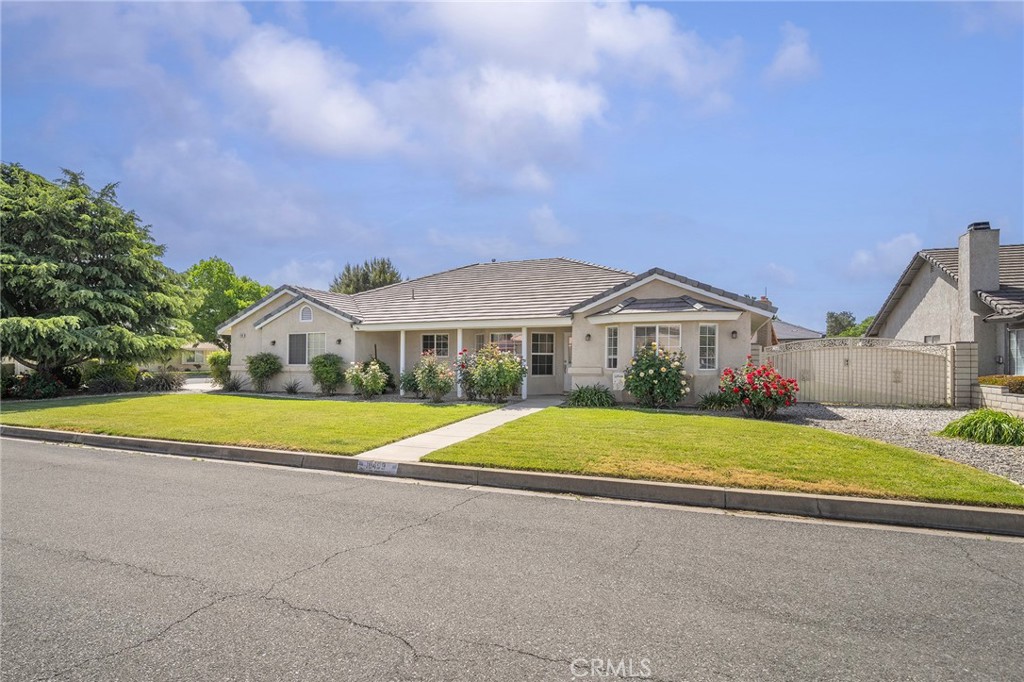 18499 Mountain Meadows