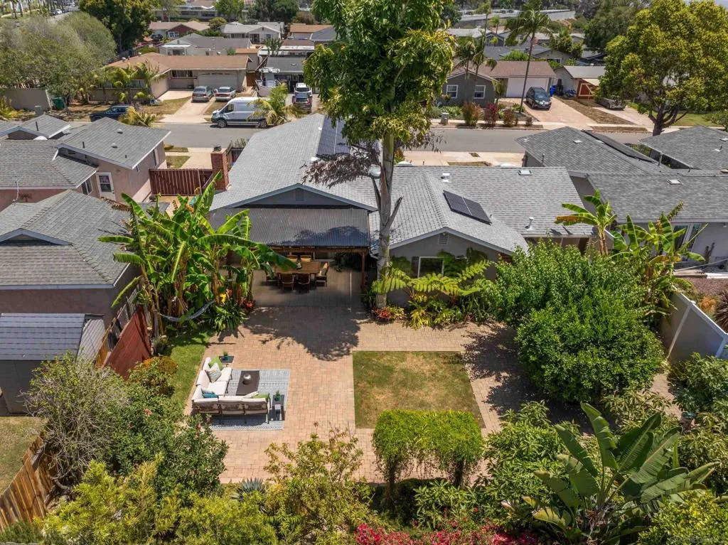 San Diego, California 92117, United States, 3 Bedrooms Bedrooms, ,2 BathroomsBathrooms,Residential,Active,160430