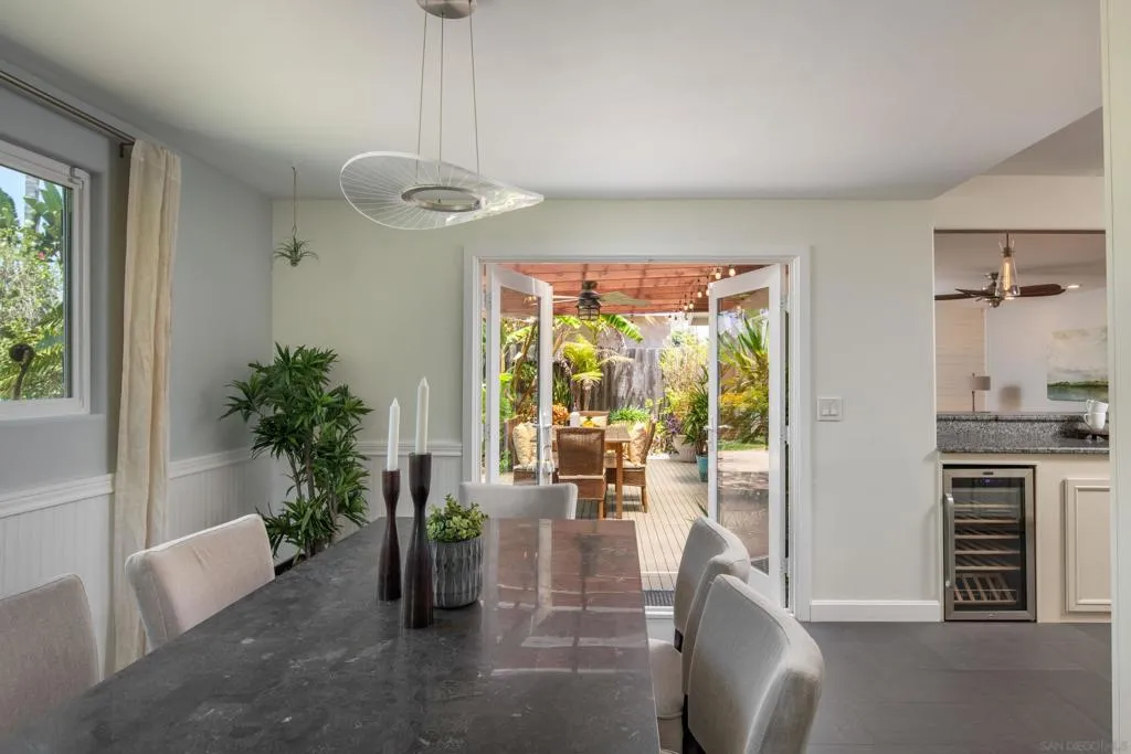 San Diego, California 92117, United States, 3 Bedrooms Bedrooms, ,2 BathroomsBathrooms,Residential,Active,160430