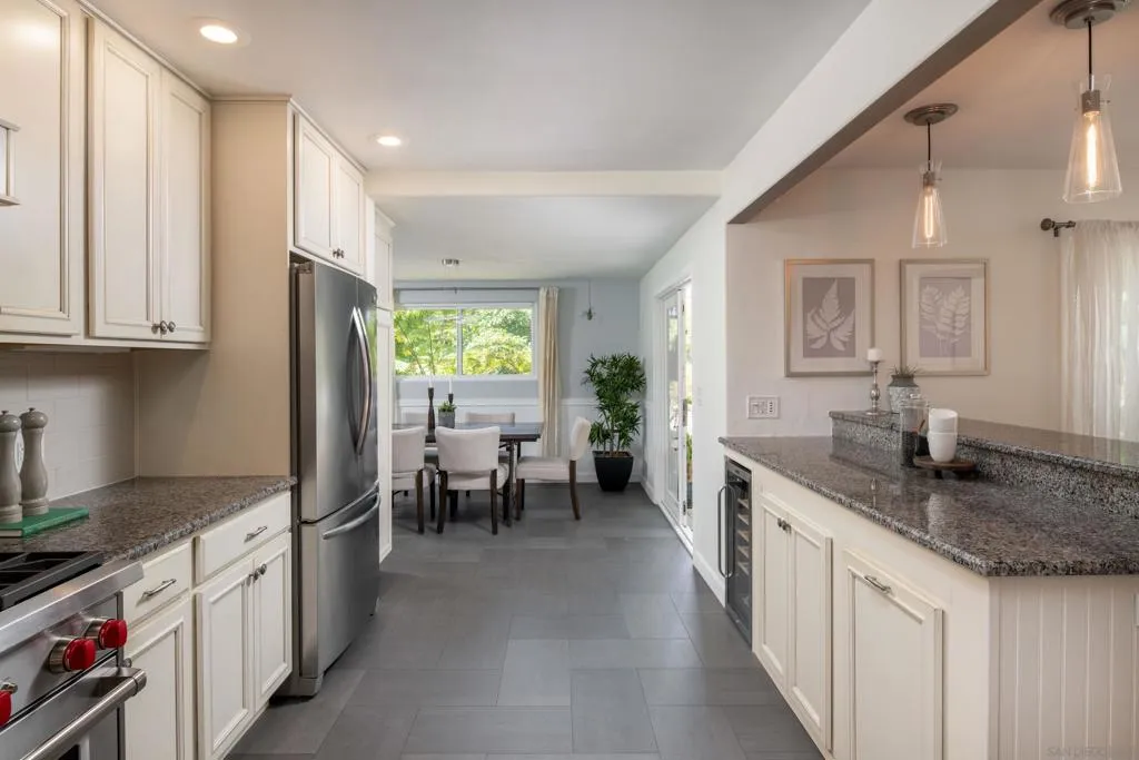 San Diego, California 92117, United States, 3 Bedrooms Bedrooms, ,2 BathroomsBathrooms,Residential,Active,160430