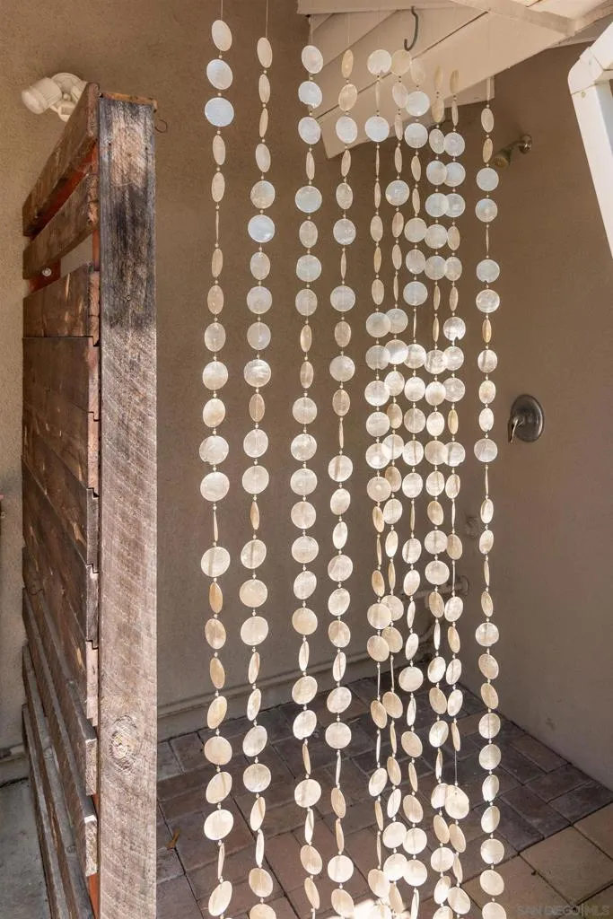 San Diego, California 92117, United States, 3 Bedrooms Bedrooms, ,2 BathroomsBathrooms,Residential,Active,160430