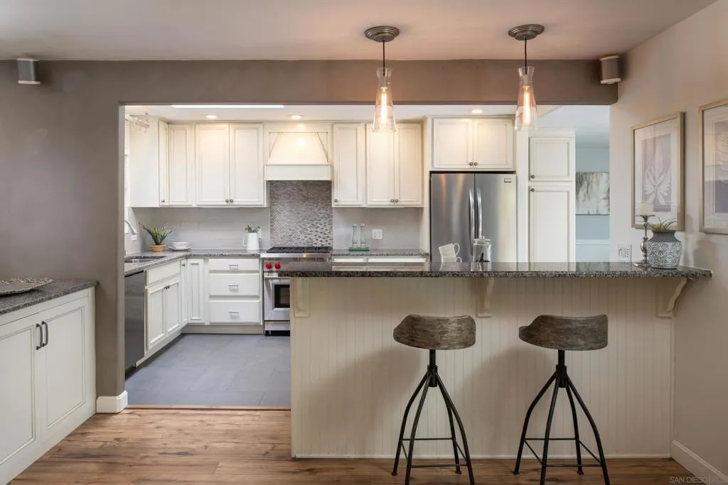 San Diego, California 92117, United States, 3 Bedrooms Bedrooms, ,2 BathroomsBathrooms,Residential,Active,160430