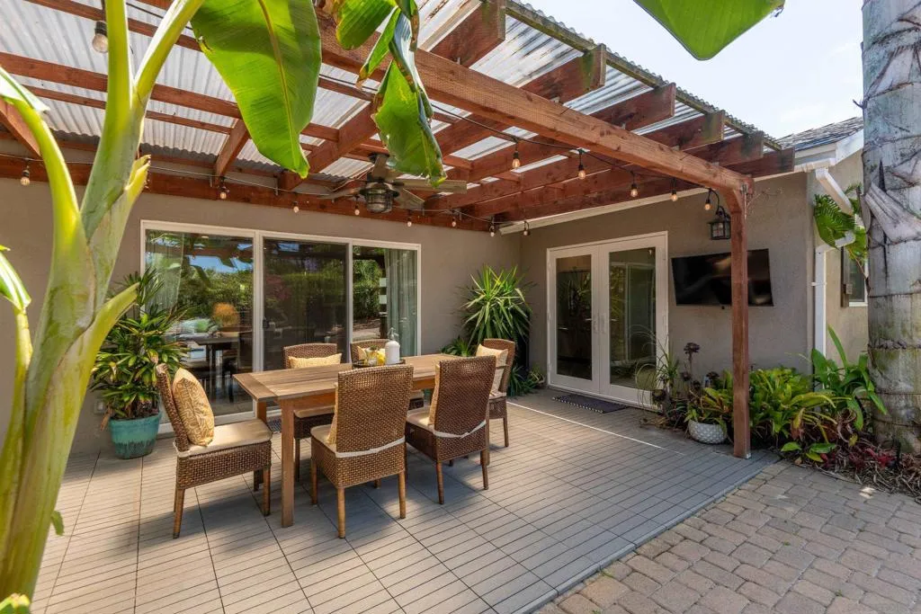 San Diego, California 92117, United States, 3 Bedrooms Bedrooms, ,2 BathroomsBathrooms,Residential,Active,160430