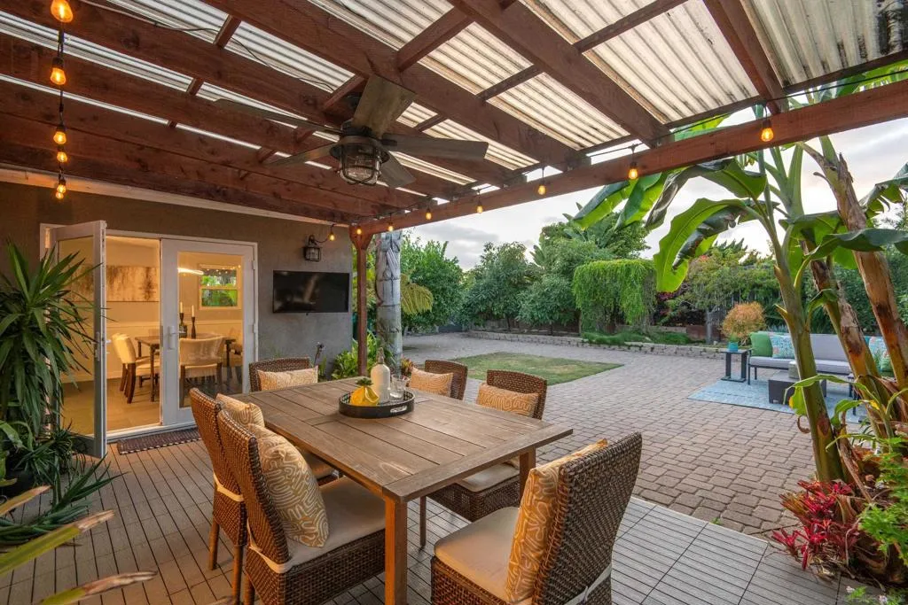 San Diego, California 92117, United States, 3 Bedrooms Bedrooms, ,2 BathroomsBathrooms,Residential,Active,160430