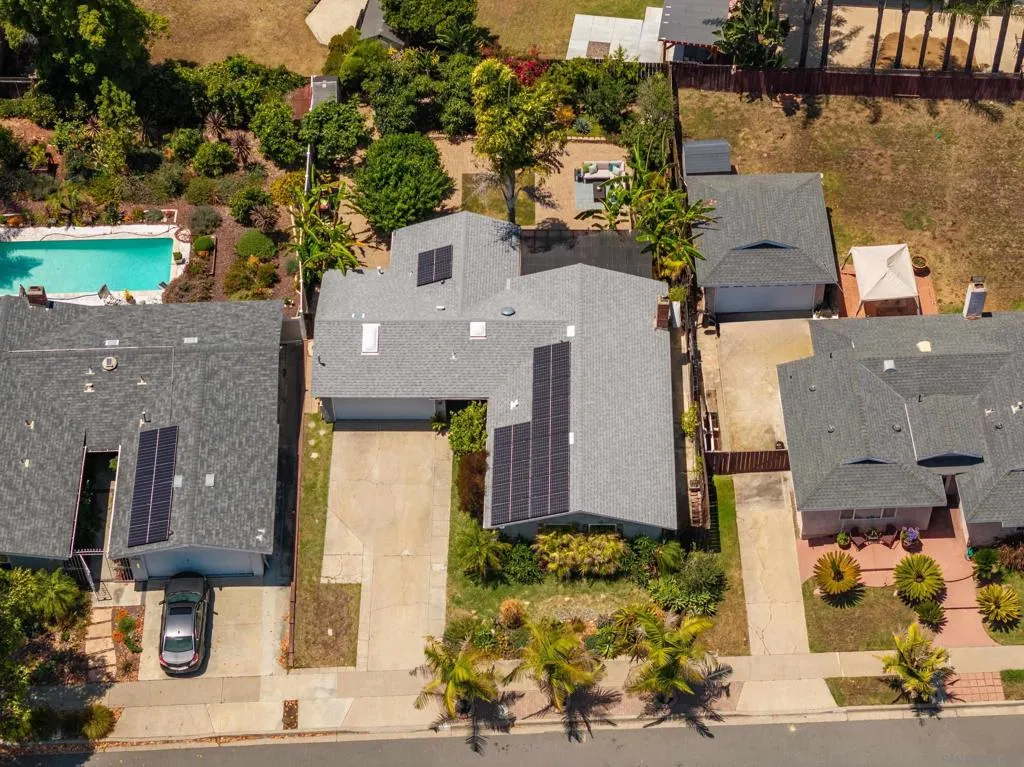 San Diego, California 92117, United States, 3 Bedrooms Bedrooms, ,2 BathroomsBathrooms,Residential,Active,160430