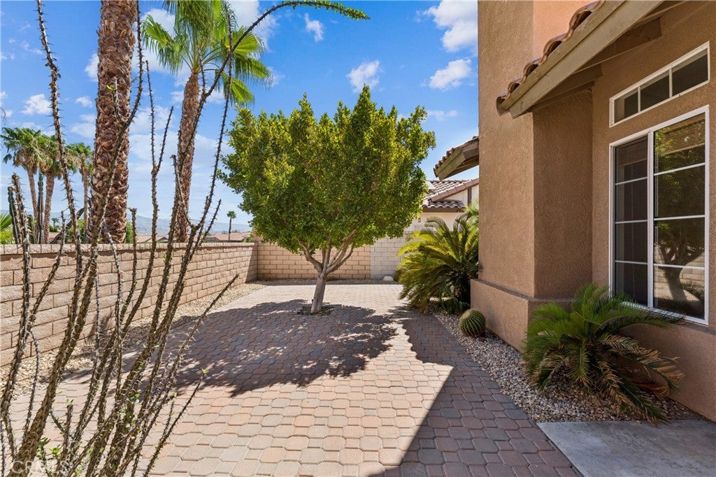 69921 Willow Lane