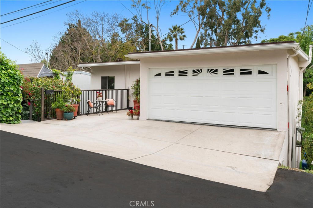 645 Griffith Way