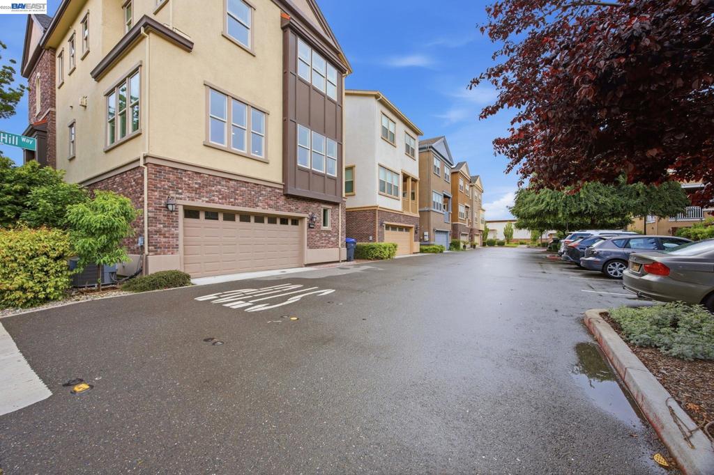 1600 Lexington Ln