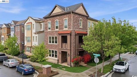 Photo of 1600 Lexington Ln Ln, Pleasanton, CA 94566 (MLS # 41132265)