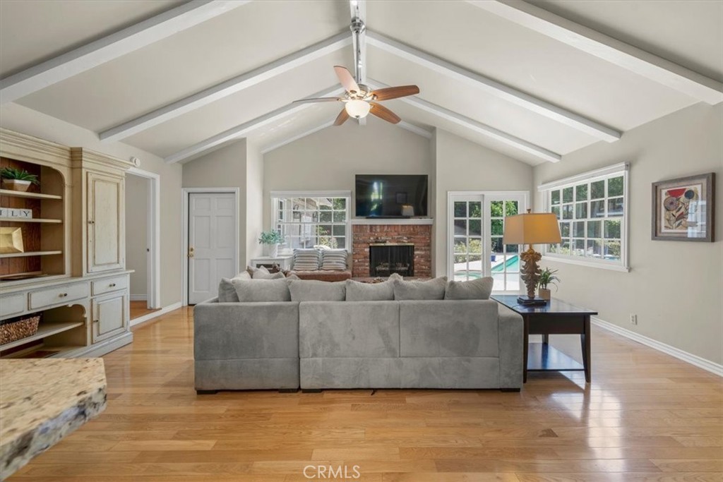 942 Volante Drive