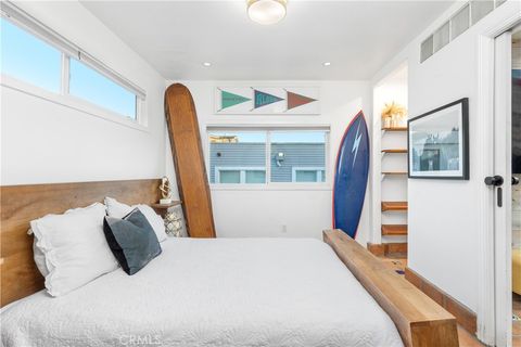 Tiny photo for 106 31st Street, Newport Beach, CA 92663 (MLS # LG26049369)