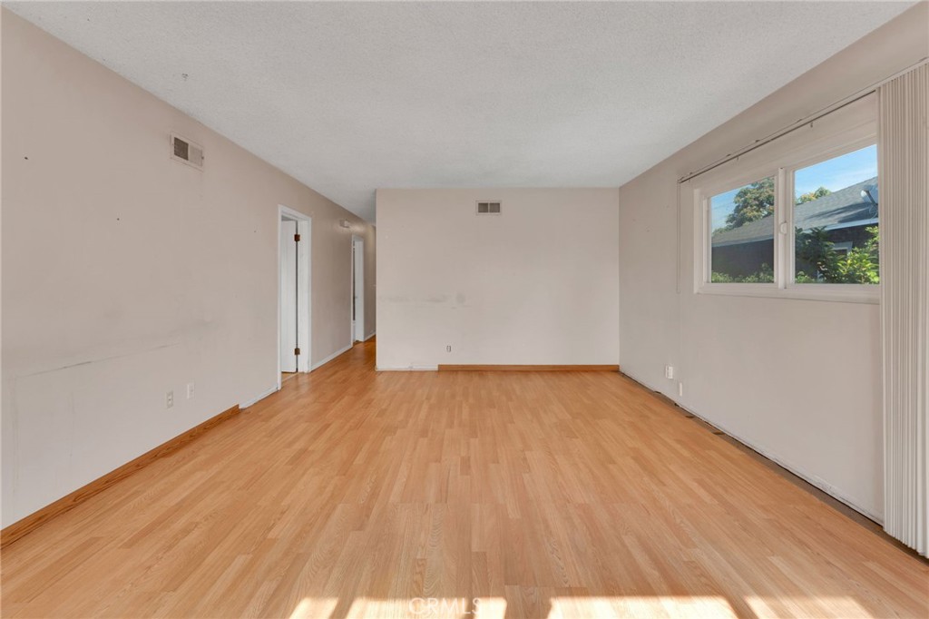 279 N 11th Avenue