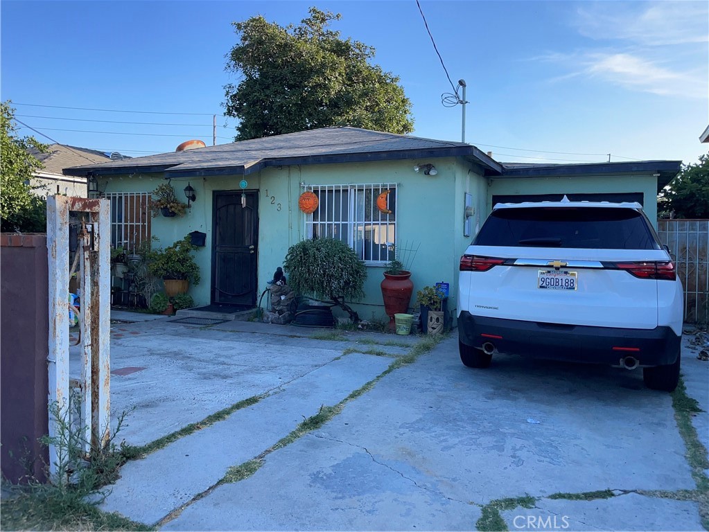 Nice area of Compton, close to shoping centers