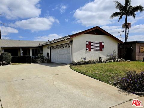 Photo of 1927 W 133rd Street, Compton, CA 90222 (MLS # 26838441)