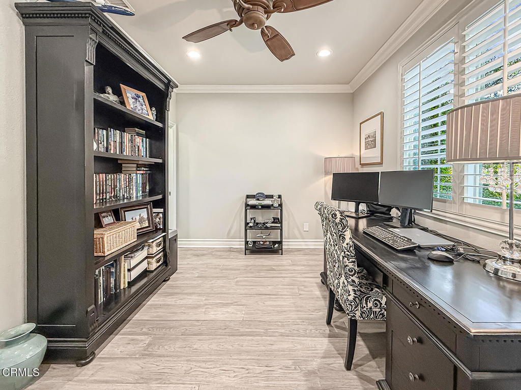 Oaks, The (Long Cyn)-413 - Residential