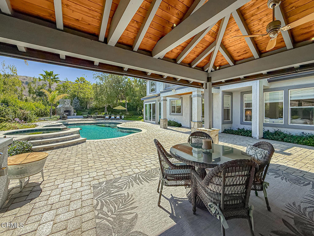 Oaks, The (Long Cyn)-413 - Residential