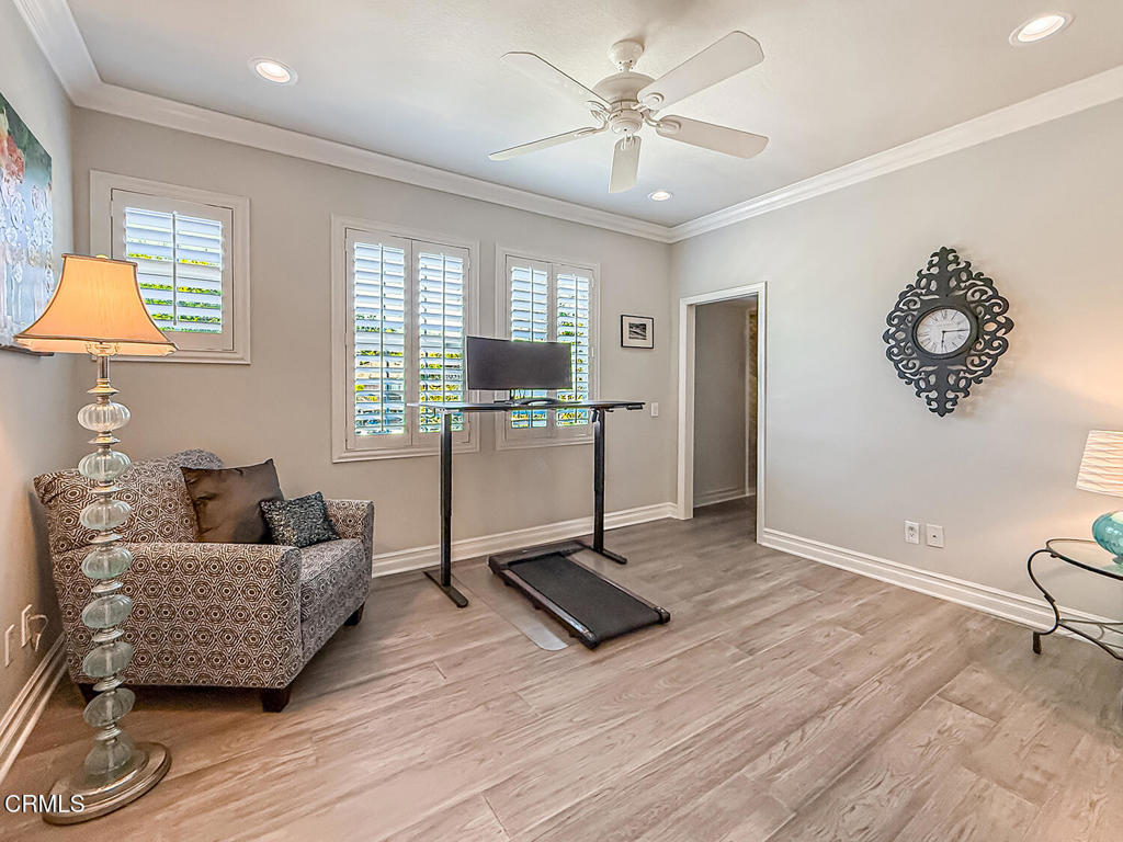 Oaks, The (Long Cyn)-413 - Residential