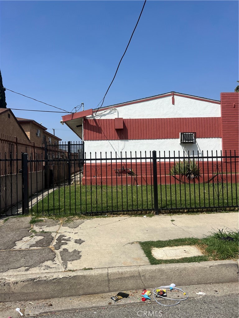 205 N Mayo Avenue