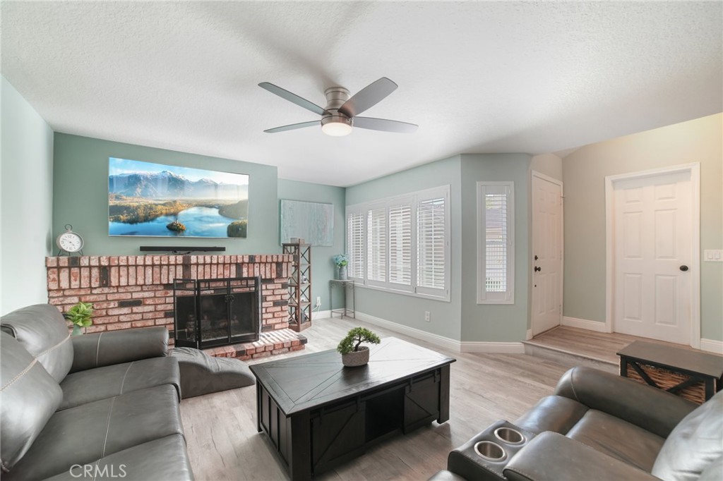 25231 Grovewood