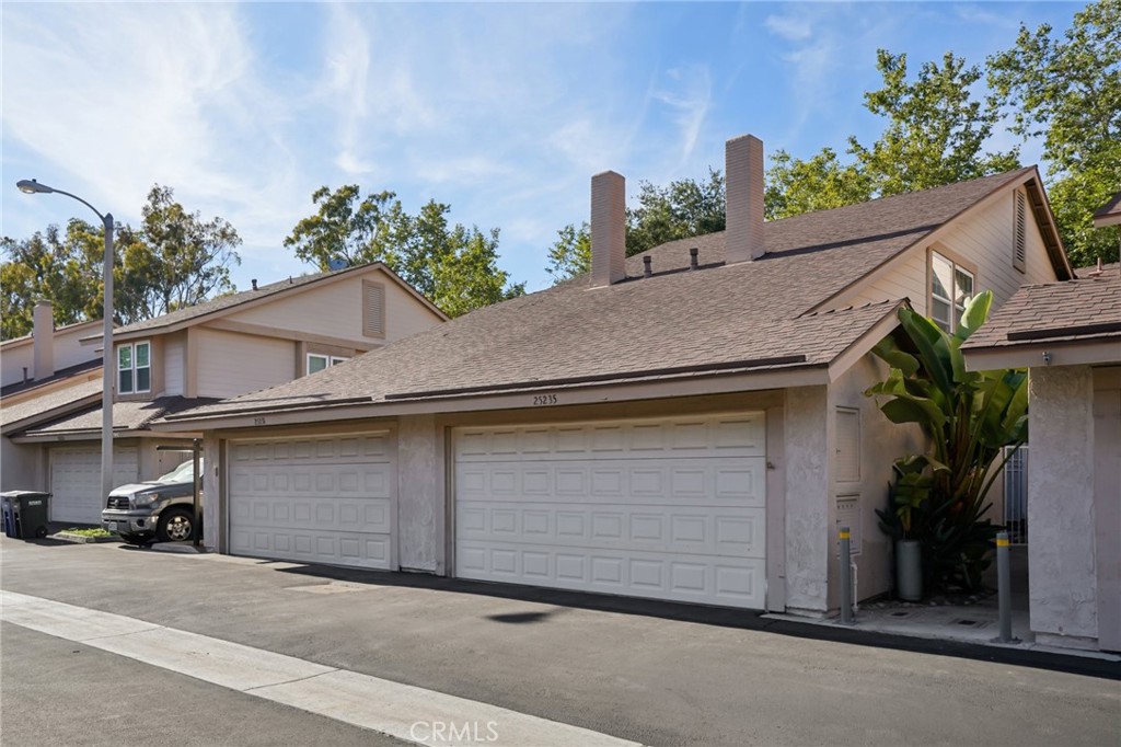 25231 Grovewood