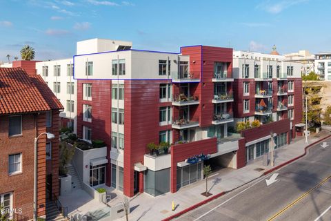 Photo of 133 S Los Robles Avenue #510, Pasadena, CA 91101 (MLS # P1-25121)