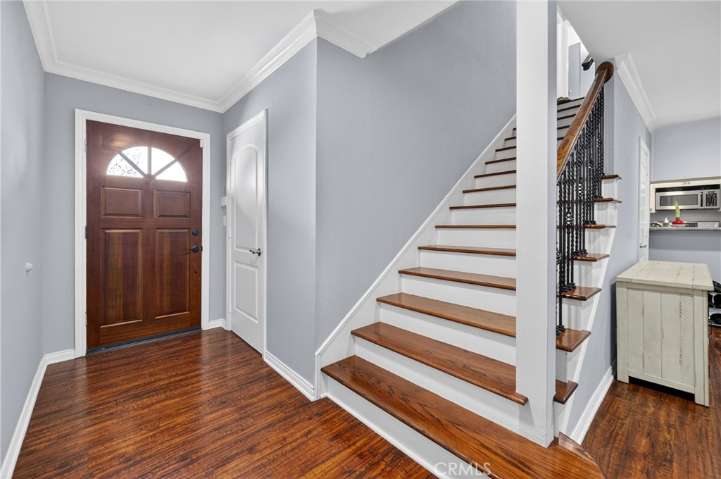 7046 De Celis Place 7