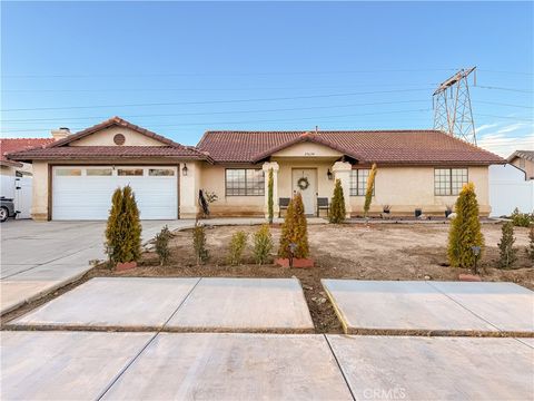 Photo of 15634 Via Cartagena St, Hesperia, CA 92345 (MLS # CV26032571)