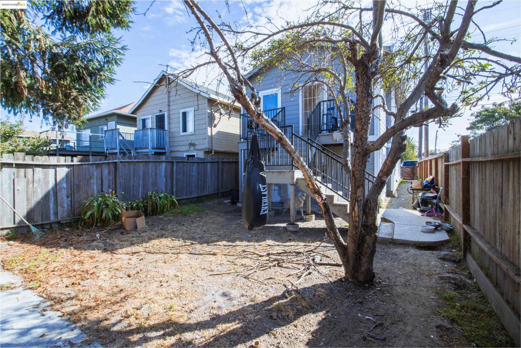 IRON TRIANGLE - Residential