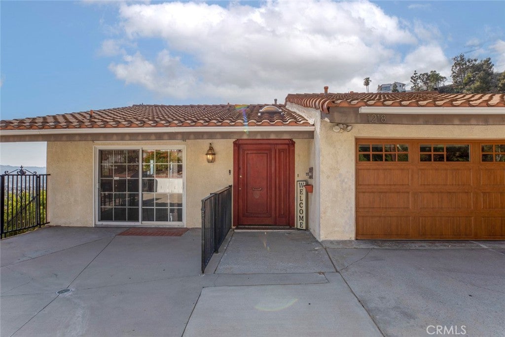 1218 E Tujunga