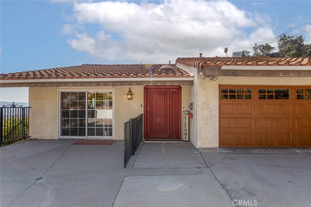 1218 E Tujunga
