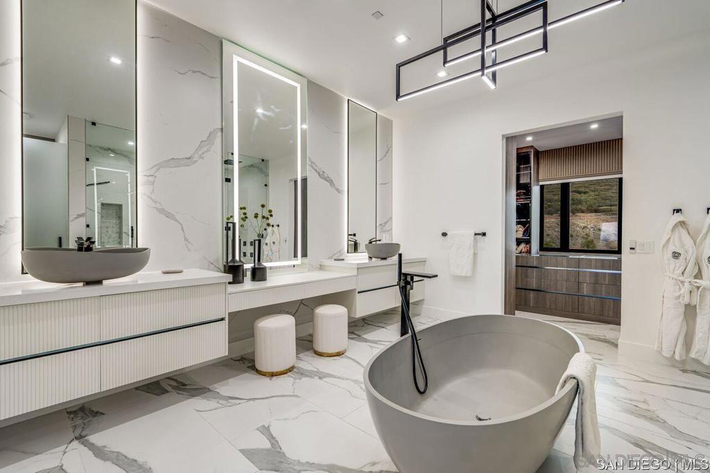 Rancho Santa Fe - Residential