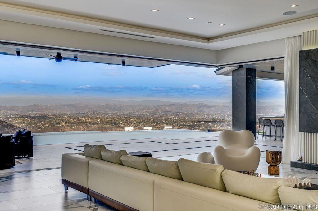 Rancho Santa Fe - Residential