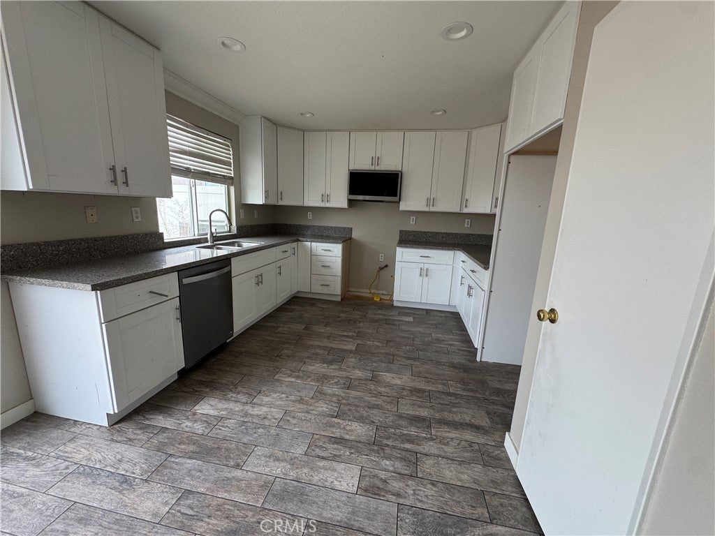 25073 Babbling Brook Circle