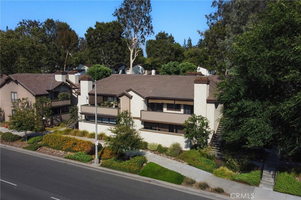 560 N Brea Boulevard 24