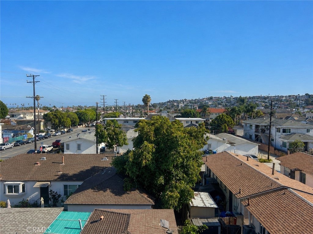 1311 S Grand Avenue 18