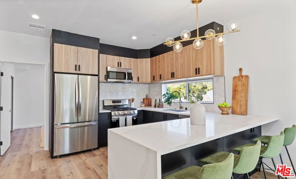 10821 Hartsook Street