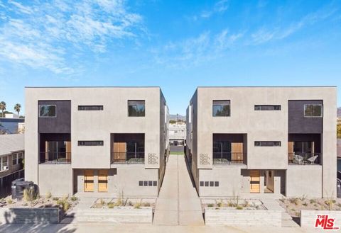 10821 Hartsook Street North Hollywood CA 91601