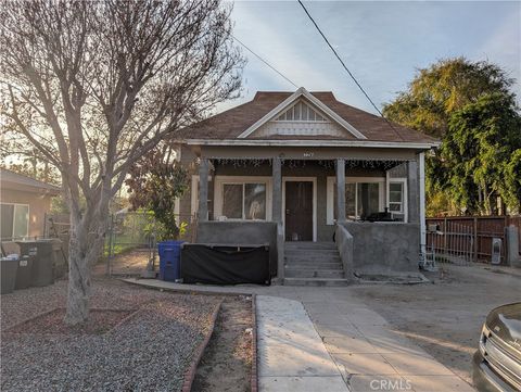 Photo of 726 N Arrowhead Avenue, San Bernardino, CA 92401 (MLS # DW25277545)