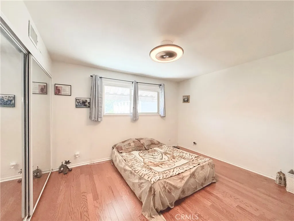 Woodland Hills, California 91367, United States, 2 Bedrooms Bedrooms, ,2 BathroomsBathrooms,Residential,Active,85204