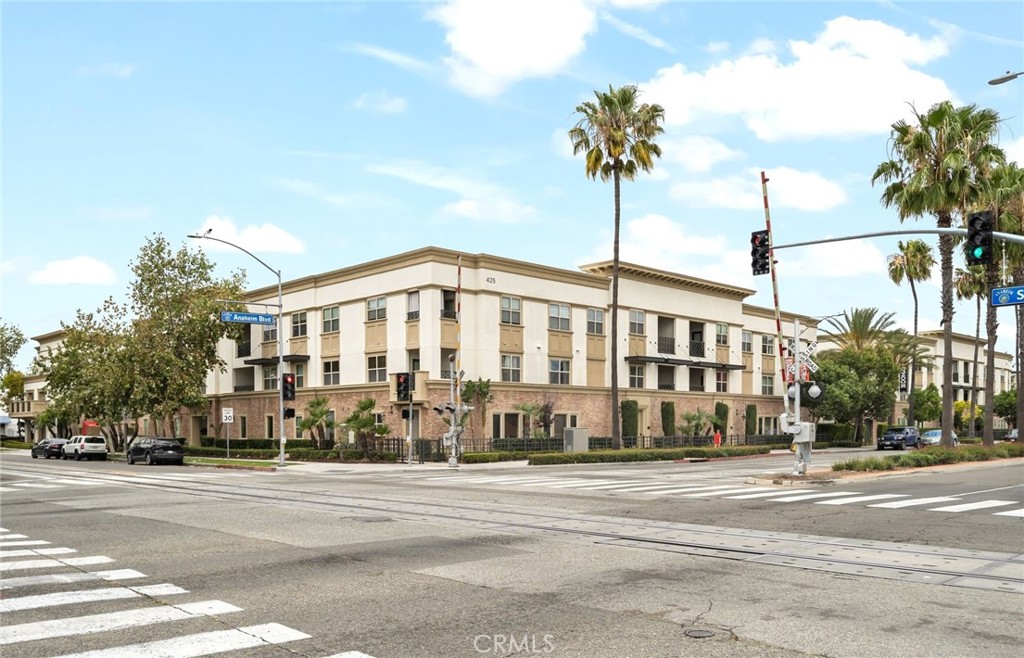 405 S Anaheim Boulevard 7