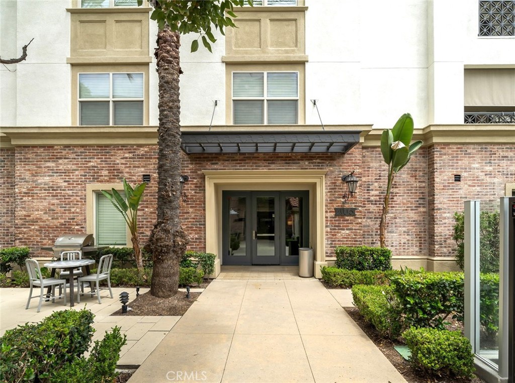 405 S Anaheim Boulevard 7