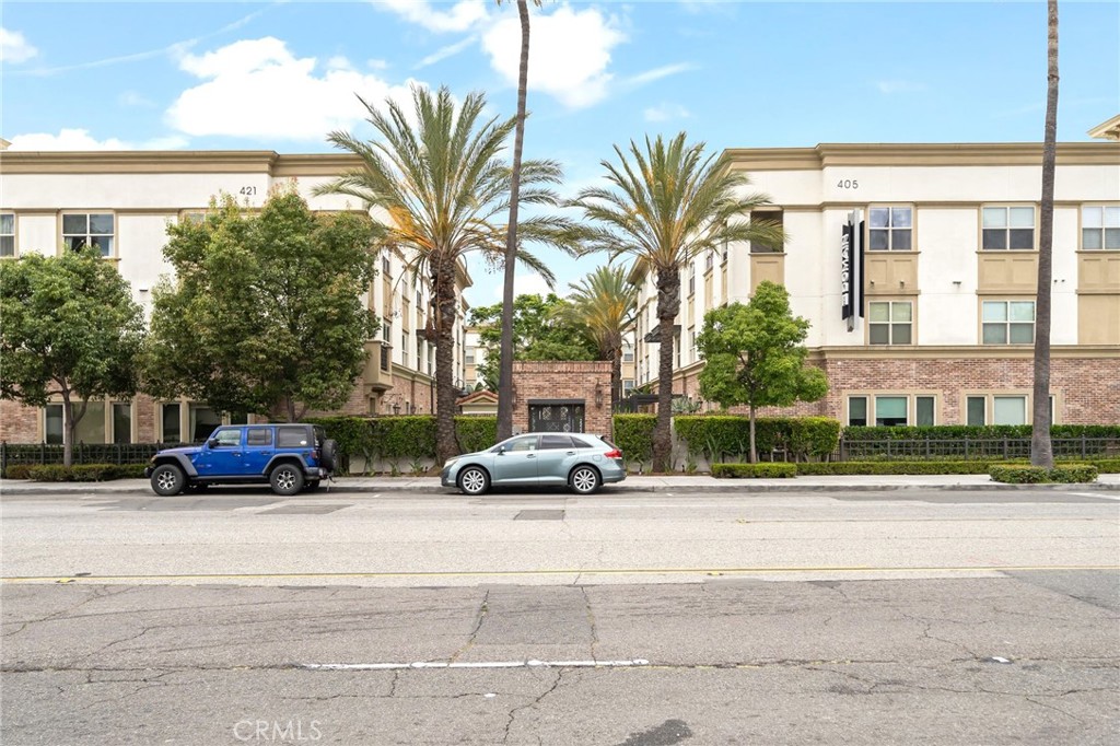 405 S Anaheim Boulevard 7