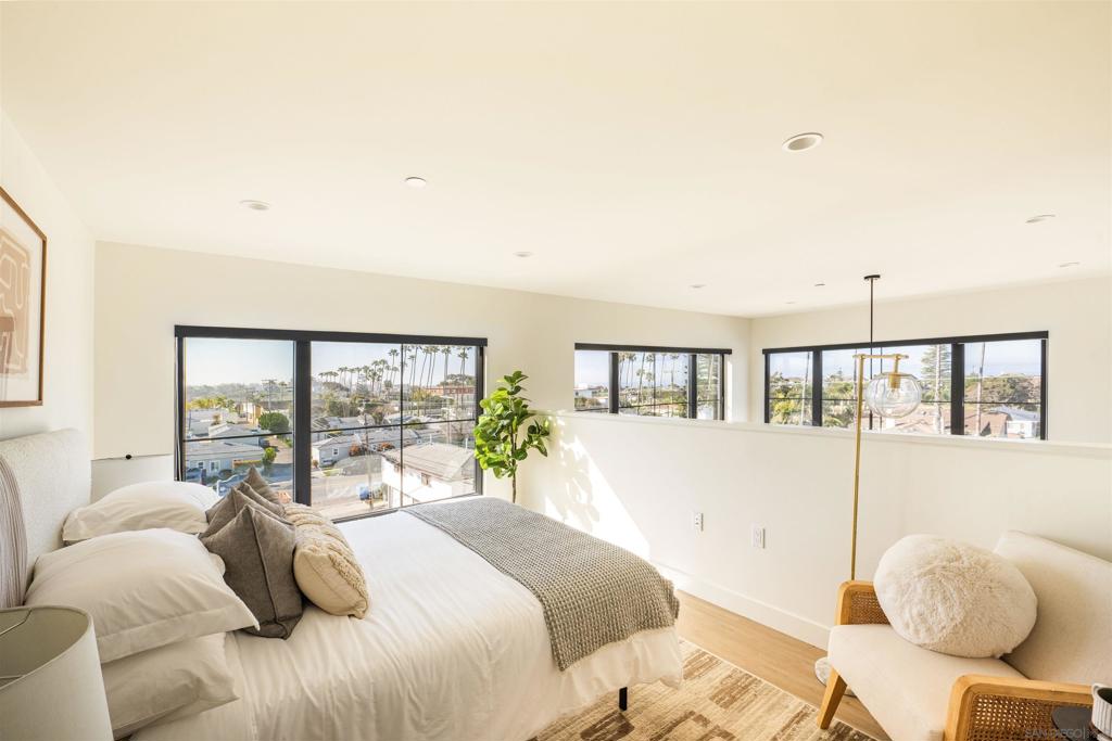 1931 S Coast Highway