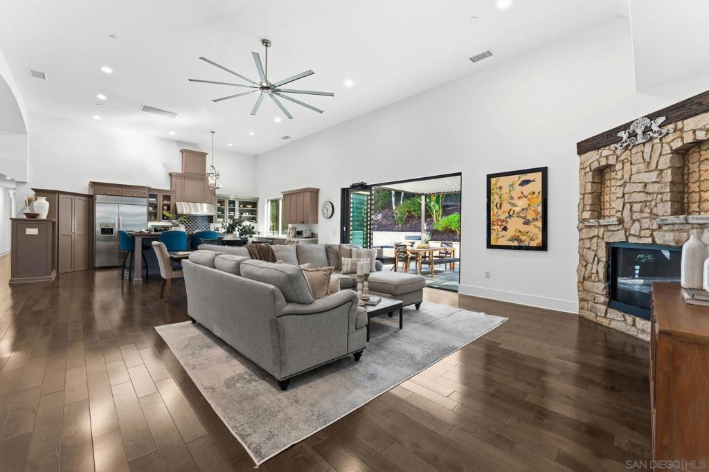 18375 Bernardo Trails Ct