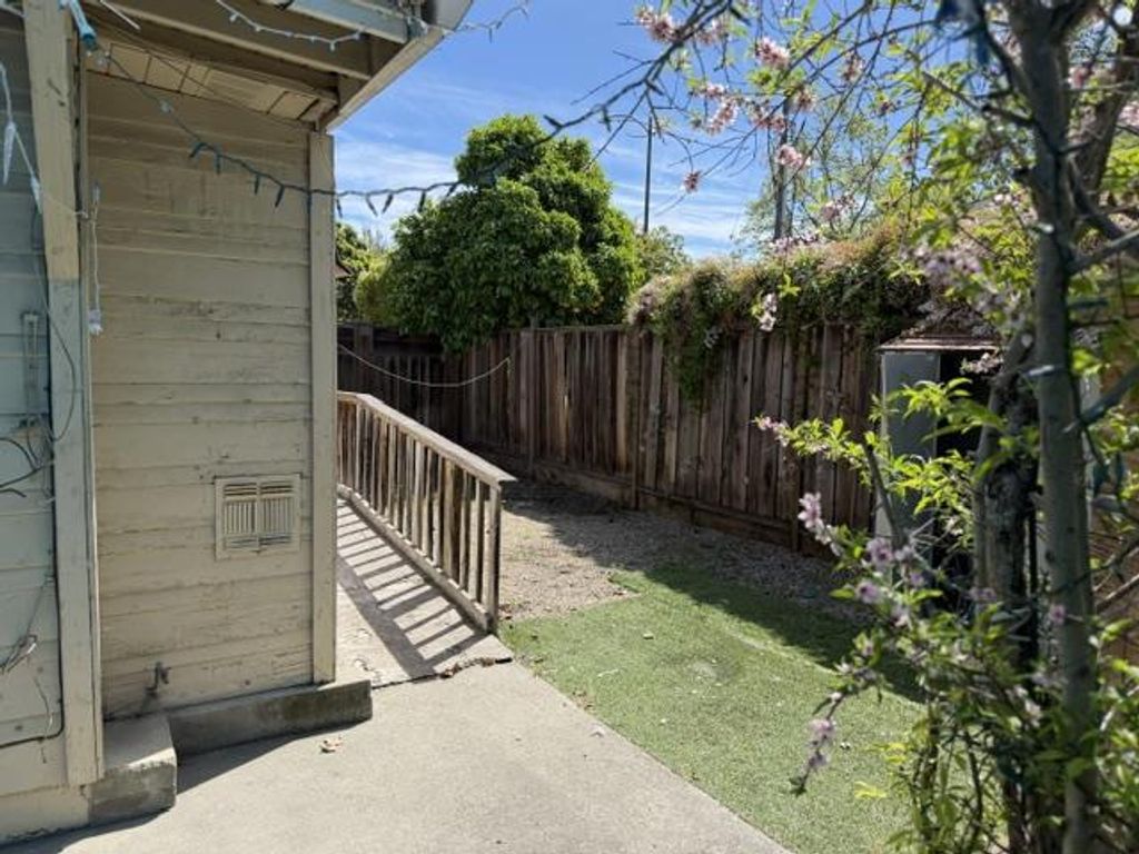 Photo of 1901 W Middlefield Road, Mountain View, CA 94043 (MLS # ML82040253)