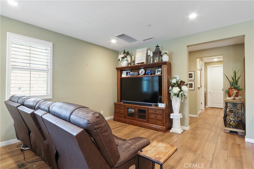 10902 Flora Park Way